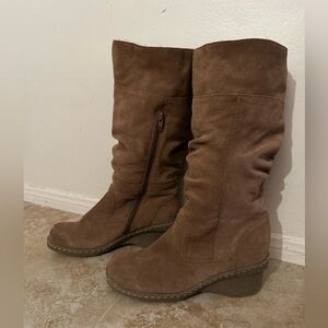 BareTraps Tan Heeled Boots
